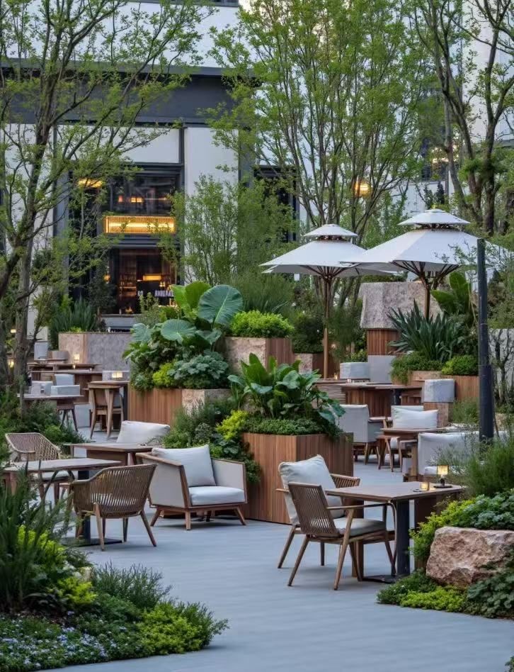 Hotels, Resorts & Cafés Landscaping